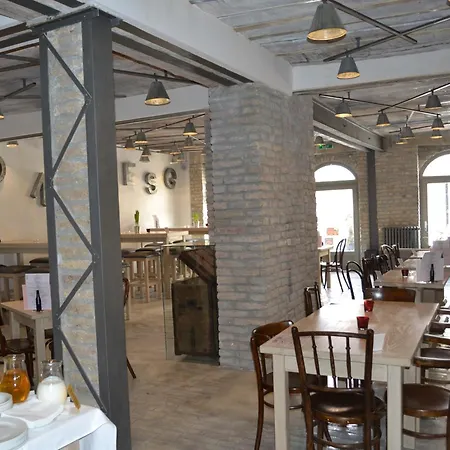 Veliki Garni Hotel 3*